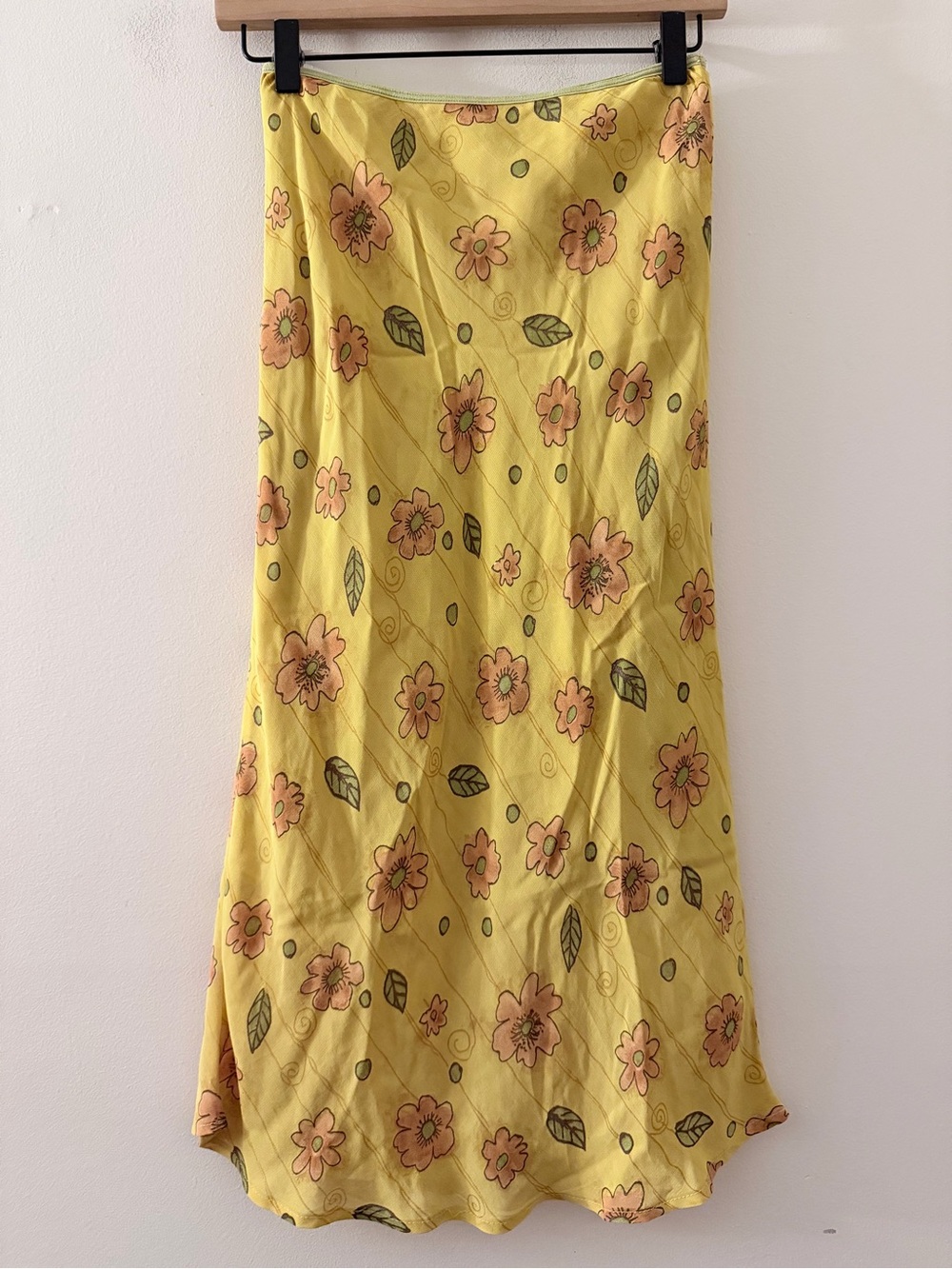 Forever 21 Floral Maxi Skirt in Yellow Size S Y2K vintage